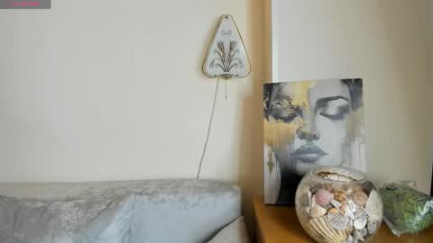 Mila 3 online show from 12-17-25, 05:24