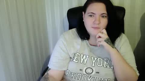 Snapshot of wildpanthers chatting on 11-21-25, 09:24 wildpanthers online show from 11-21-25, 09:24