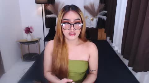 Snapshot of wildsassy0719 chatting on 12-28-24, 12:15 shea online show from 12-28-24, 12:15