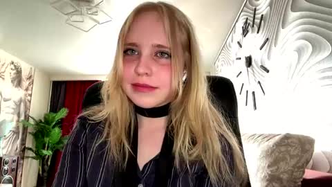 Anny online show from 05-24-26, 02:11