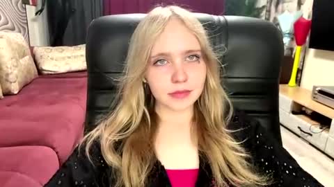 Snapshot of wilhelminafraker chatting on 07-13-26, 11:24 Anny online show from 07-13-26, 11:24