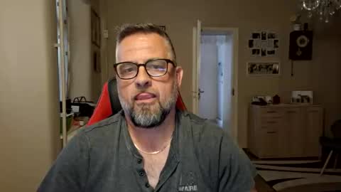wilhelmus3 online show from 05-14-26, 02:46
