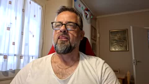 wilhelmus3 online show from 07-08-26, 01:04
