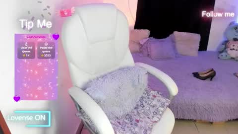 Snapshot of will_thomson_t chatting on 10-29-25, 01:08 sofia and will online show from 10-29-25, 01:08