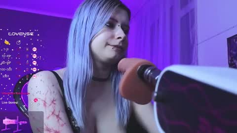 Snapshot of will_vand0m chatting on 02-21-25, 06:15 Your virtual girlfriend online show from 02-21-25, 06:15