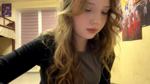 Snapshot of willenasow chatting on 01-18-26, 04:11 Olivia online show from 01-18-26, 04:11