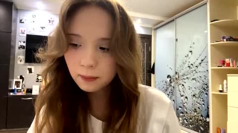 Snapshot of willenasow chatting on 02-22-26, 05:00 Olivia online show from 02-22-26, 05:00