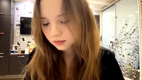 Snapshot of willenasow chatting on 02-24-26, 03:43 Olivia online show from 02-24-26, 03:43