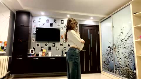 Snapshot of willenasow chatting on 02-26-26, 03:11 Olivia online show from 02-26-26, 03:11