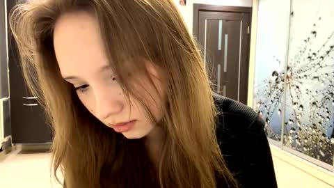 Snapshot of willenasow chatting on 03-09-26, 04:11 Olivia online show from 03-09-26, 04:11