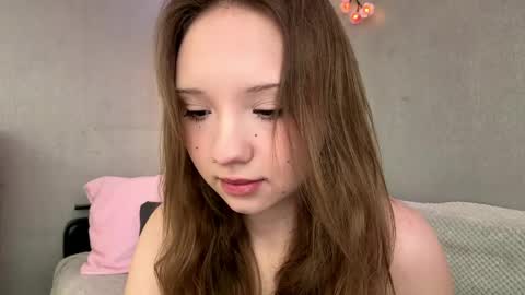 Olivia online show from 04-22-26, 03:13