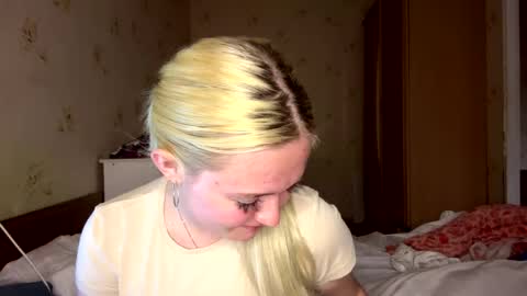 Snapshot of willettealfiero chatting on 05-19-26, 03:40 Sophia online show from 05-19-26, 03:40