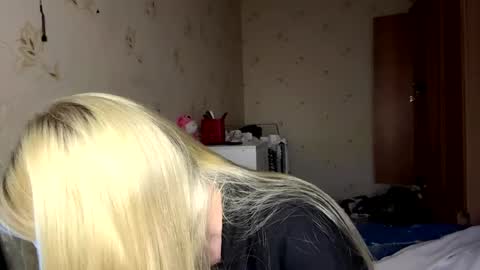 Snapshot of willettealfiero chatting on 05-27-26, 03:31 Sophia online show from 05-27-26, 03:31