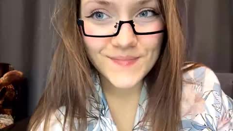 Snapshot of willetteplato chatting on 02-11-26, 05:18 Adele online show from 02-11-26, 05:18