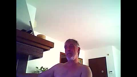 Snapshot of willfire71 chatting on 05-16-26, 06:21 Willfire71 online show from 05-16-26, 06:21
