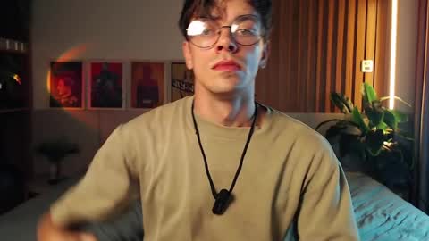 William online show from 04-05-26, 03:31