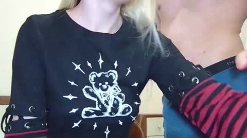 William and Mia online show from 04-08-26, 07:36