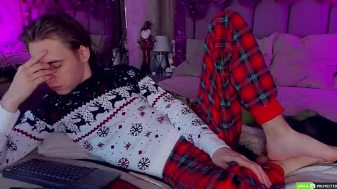 Snapshot of williamdyson chatting on 12-22-25, 03:14 William online show from 12-22-25, 03:14