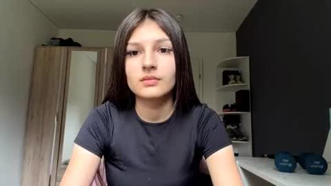 Snapshot of williemaemeachem chatting on 07-07-26, 07:09 Mari online show from 07-07-26, 07:09