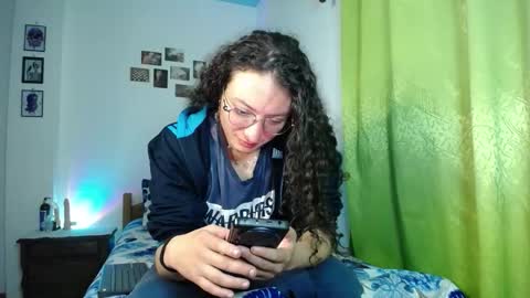 Snapshot of willmonkey chatting on 11-04-25, 01:59 willmonkey online show from 11-04-25, 01:59