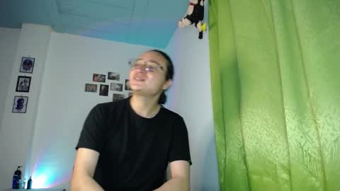 Snapshot of willmonkey chatting on 11-29-25, 03:20 willmonkey online show from 11-29-25, 03:20