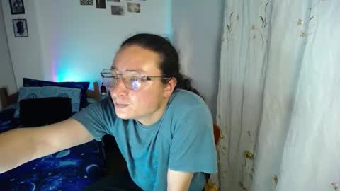 Snapshot of willmonkey chatting on 12-19-25, 04:19 willmonkey online show from 12-19-25, 04:19