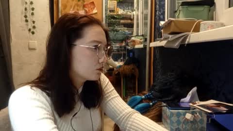 Snapshot of willodeanheitner chatting on 02-18-26, 08:05 Phoebe online show from 02-18-26, 08:05