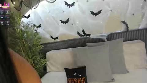 Snapshot of willow_hendrix chatting on 10-27-25, 11:58 Ms Willow online show from 10-27-25, 11:58