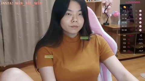 Snapshot of win_nie chatting on 09-15-25, 03:28 Winnie online show from 09-15-25, 03:28