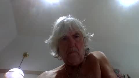 Snapshot of winedog2020 chatting on 03-02-26, 12:34 Gundja Man online show from 03-02-26, 12:34