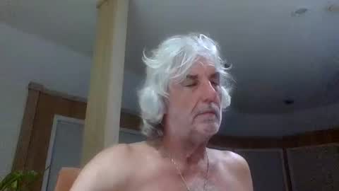 Snapshot of winedog2020 chatting on 03-12-26, 06:19 Gundja Man online show from 03-12-26, 06:19