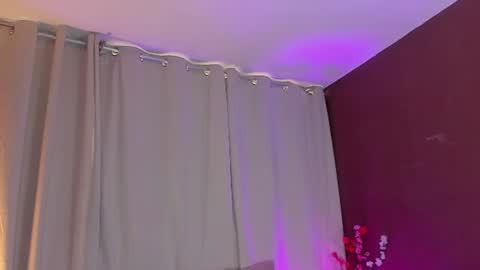 Snapshot of wini_fer chatting on 06-19-26, 01:04 Wini Fer online show from 06-19-26, 01:04