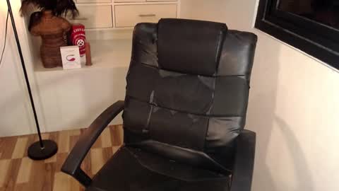 Snapshot of winidaputa chatting on 06-27-26, 10:31 winidaputa online show from 06-27-26, 10:31