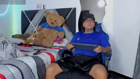winniepooh_69 online show from 05-09-26, 10:48