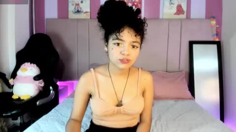 Winnifer Gonzalez  online show from 03-12-25, 03:35