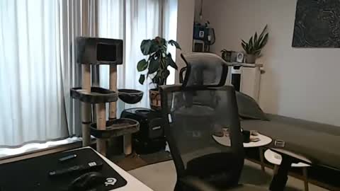 Snapshot of winnydepooh chatting on 01-04-25, 01:53 cream36 online show from 01-04-25, 01:53