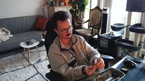 Snapshot of winnydepooh chatting on 11-24-25, 08:03 cream36 online show from 11-24-25, 08:03