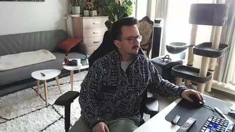 Snapshot of winnydepooh chatting on 11-27-25, 09:00 cream36 online show from 11-27-25, 09:00