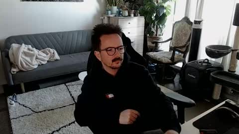 Snapshot of winnydepooh chatting on 11-30-25, 09:35 cream36 online show from 11-30-25, 09:35