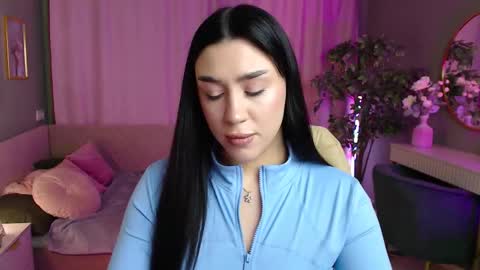 Snapshot of winonna_ryder chatting on 03-12-26, 08:20 Lola online show from 03-12-26, 08:20