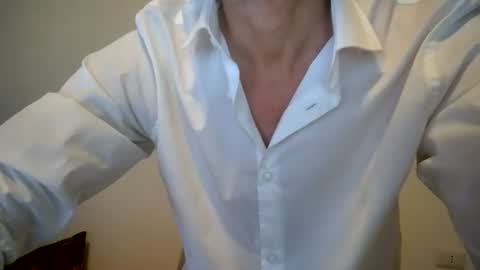 Snapshot of winston1414 chatting on 07-08-26, 12:53 JanCloud online show from 07-08-26, 12:53