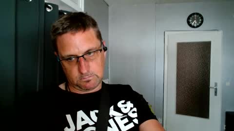 Snapshot of wirzwei8883 chatting on 06-01-26, 03:36 Dirty online show from 06-01-26, 03:36