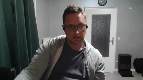 Snapshot of wirzwei8883 chatting on 06-02-26, 06:10 Dirty online show from 06-02-26, 06:10