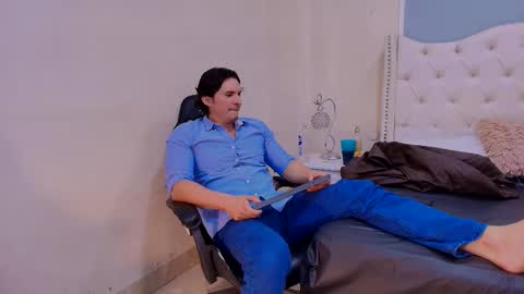 Snapshot of wiston_cox chatting on 03-04-26, 01:28 Wiston online show from 03-04-26, 01:28