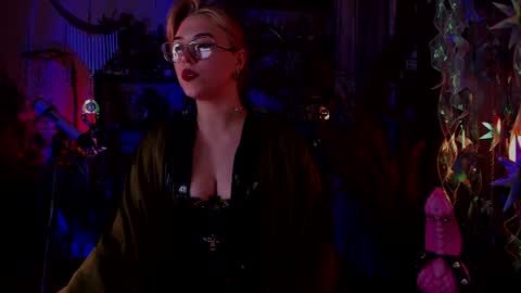 Snapshot of witch_fiona chatting on 12-13-24, 06:16 Goddess of two strapons - Mr. long Don Mr. Pinky online show from 12-13-24, 06:16