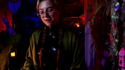 Snapshot of witch_fiona chatting on 01-22-25, 08:06 Goddess of two strapons - Mr. long Don Mr. Pinky online show from 01-22-25, 08:06