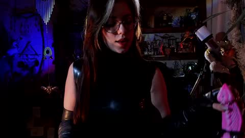 Snapshot of witch_fiona chatting on 02-03-25, 07:31 Goddess of two strapons - Mr. long Don Mr. Pinky online show from 02-03-25, 07:31