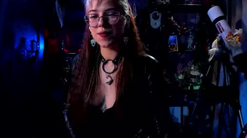 Snapshot of witch_fiona chatting on 02-19-25, 08:20 Goddess of two strapons - Mr. long Don Mr. Pinky online show from 02-19-25, 08:20