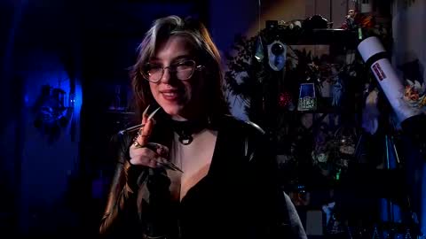 Snapshot of witch_fiona chatting on 03-04-25, 08:05 Goddess of two strapons - Mr. long Don Mr. Pinky online show from 03-04-25, 08:05