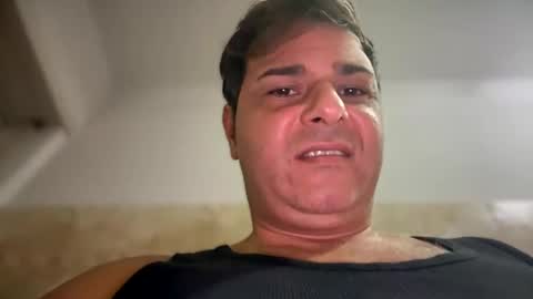 Snapshot of witebull83 chatting on 12-02-24, 04:20 Witebull online show from 12-02-24, 04:20